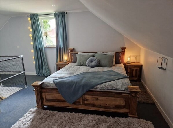 2 chambres, fer et planche à repasser, Wi-Fi gratuit, draps fournis