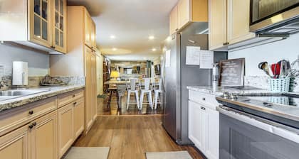 Rustic & Secluded Nevada Home: On-Site Dog Park!