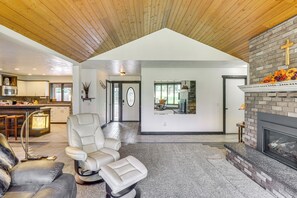 Interior - Deck & Mtn Views: Libby Home on Golf Course! (Libby)