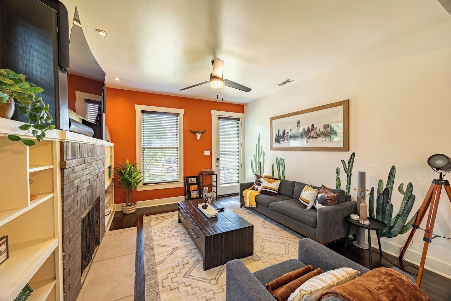 TV, fireplace, stereo