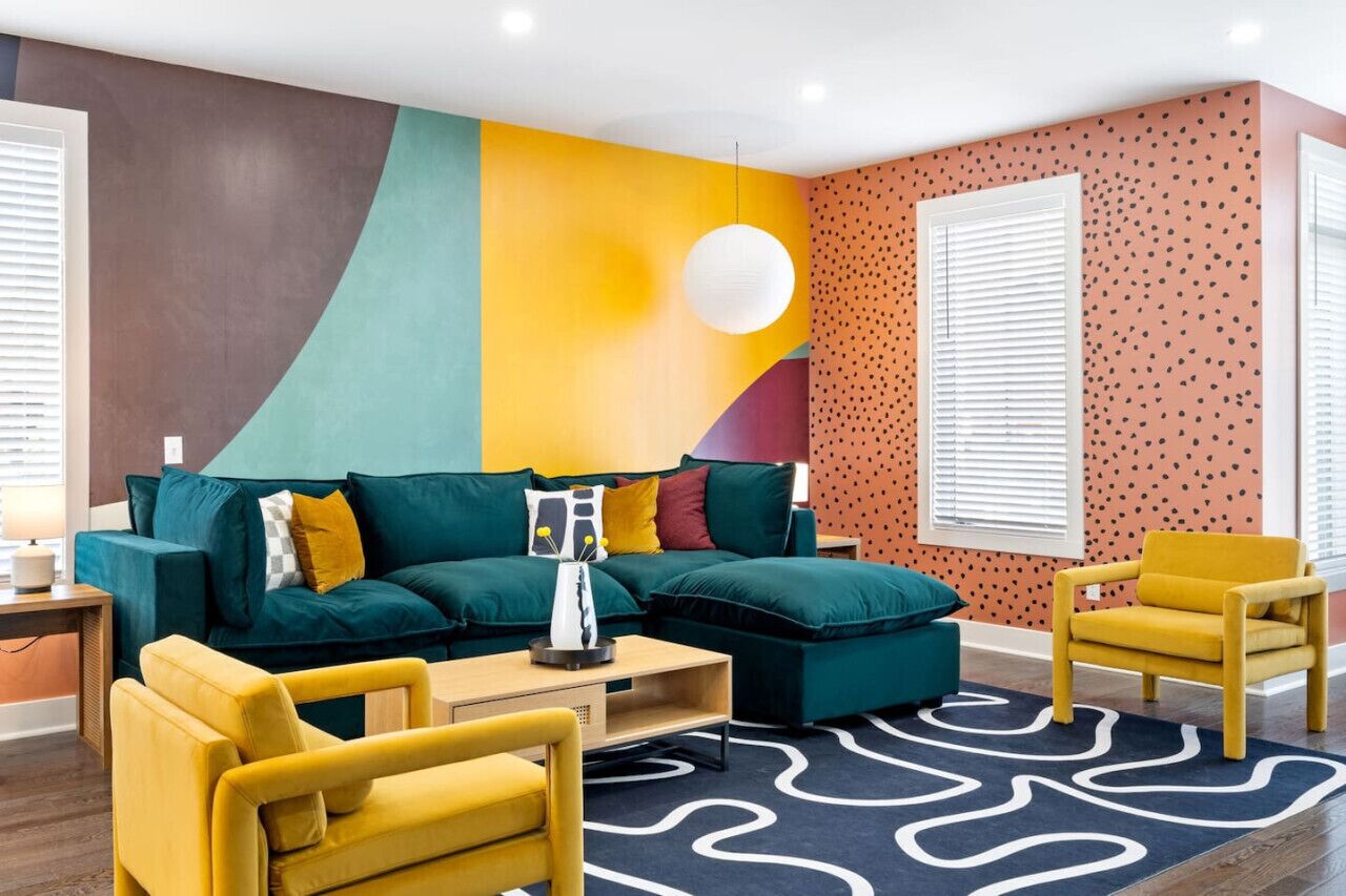 Smart TV, fireplace, stereo, offices