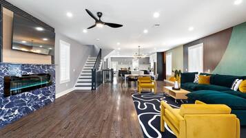 Smart-TV, Kamin, Stereoanlage, Arbeitsbereiche