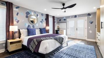4 bedrooms, desk, iron/ironing board, travel crib
