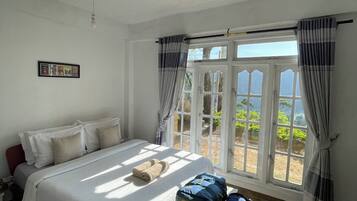 Verduisterende gordijnen, geluiddichte muren, gratis wifi