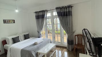 ห้องลักซ์ชัวรี่ดับเบิล, ลานระเบียง, วิวภูเขา | ผ้าม่านกันแสง, ห้องเก็บเสียง, Wi-Fi ฟรี