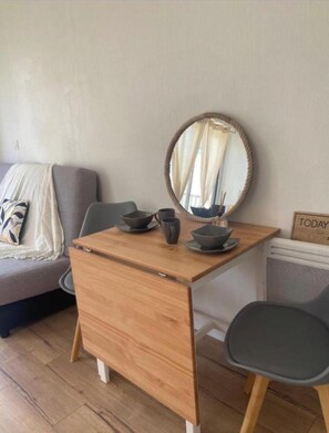 Dining - Le studio de Noah- 100m de la plage (La Grande-Motte)