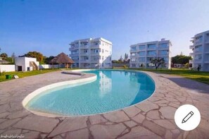 Exterior detail - Lux Suites Kijani Beach Apartments (Malindi)