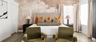 Rock Climbing Wall~Pool& Mini Golf~Game Room~Mural