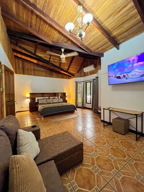 4 bedrooms, free WiFi, bed sheets