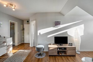 Televisión, mesa de ping pong