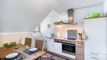 Kühlschrank, Ofen, Herdplatte, Geschirrspüler