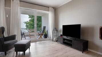 Fernseher, Stereoanlage