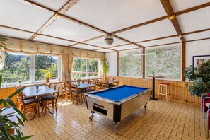 Games room - Holiday Home 'Haus Sonnenberg' with Terrace and Wi-Fi (Willingen-Welleringhausen (Upland))