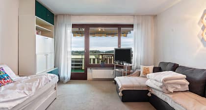 Ferienwohnung 'Über Den Wolken' mit Bergblick und Balkon