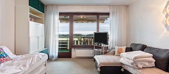 Ferienwohnung 'Über Den Wolken' mit Bergblick und Balkon