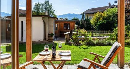 Ferienwohnung "Pflegersee" mit Bergblick, privater Terrasse und Wi-Fi
