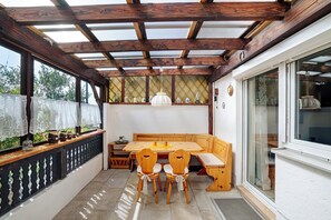 屋外ダイニングエリア