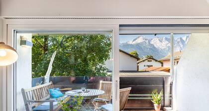 Studio 'Ferienwohnung Stuiben Garmisch' avec vue sur les montagnes, piscine partagée et Wi-Fi