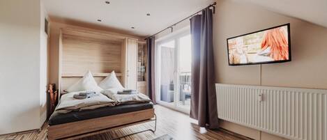 1 bedroom, free WiFi, bed sheets