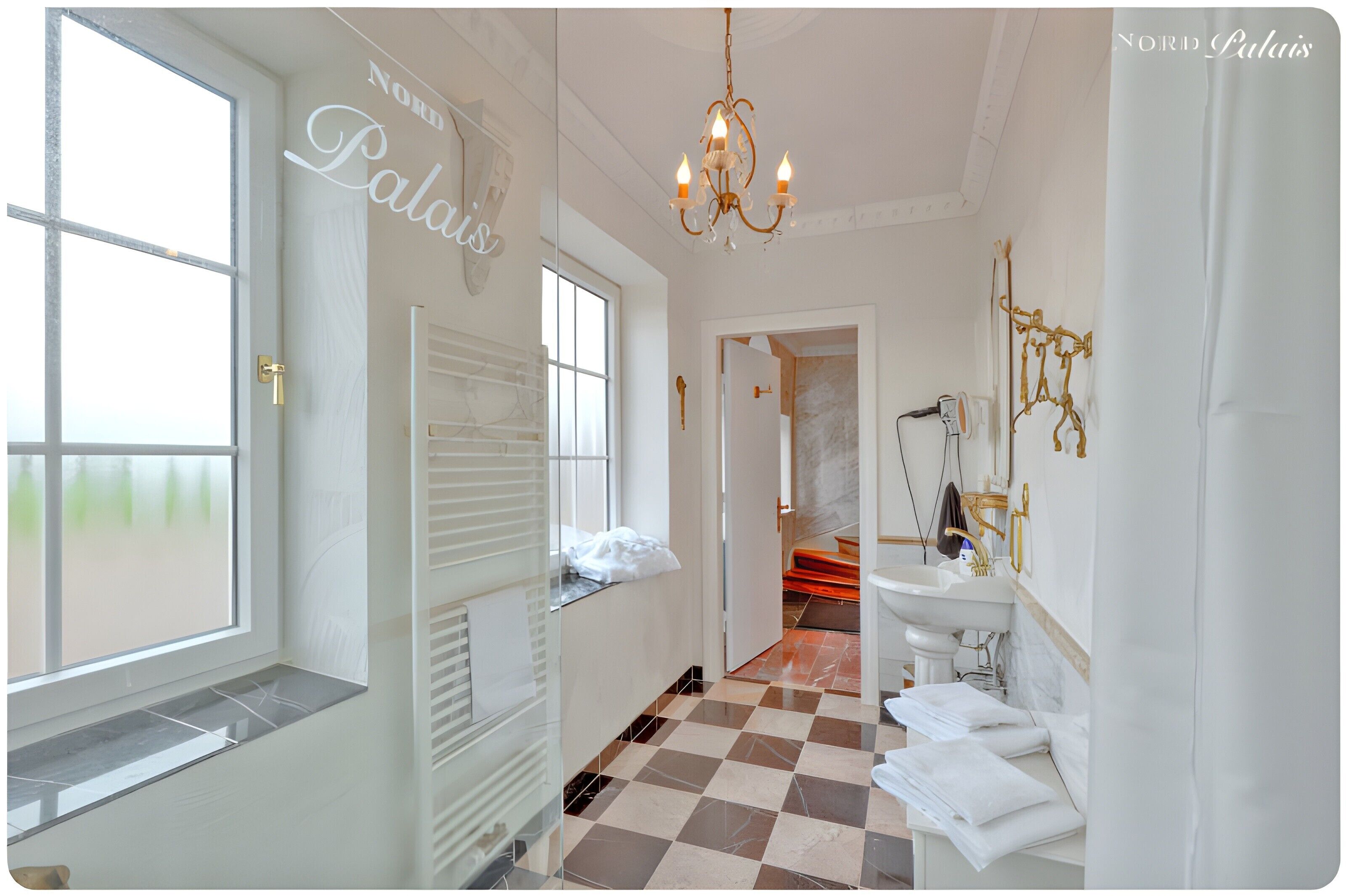 Ducha, secador de pelo, toallas