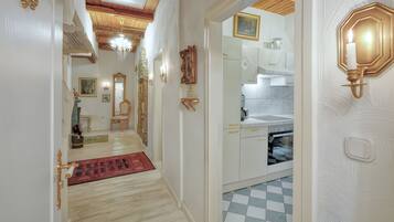 JÀÀkaappi, uuni, liesi, astianpesukone