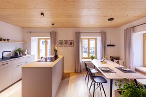 Dining - Apartment 'Anna' with Shared Terrace, Balcony and Wi-Fi (Elzach)