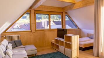 3 bedrooms, free WiFi, bed sheets