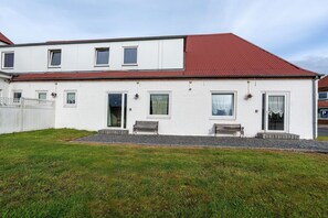 Exterior - Apartment 'Salondeck' with Shared Garden and Wi-Fi (Klanxbüll)