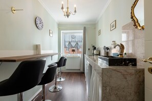 Interior - Apartment 'Salondeck' with Shared Garden and Wi-Fi (Klanxbüll)