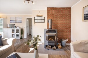 Interior - Apartment 'Ferienwohnung Lemburg' with Shared Terrace, Shared Garden and Wi-Fi (Nindorf)