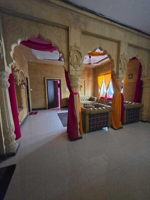 Living area - Hotel Canberra jaisalmer (Jaisalmer)