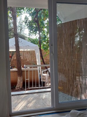 Gallery Double Room, 1 Queen Bed, Beachside | Egyptian cotton sheets, premium bedding, individually decorated - Casa Blanca de Fero (Konyaalti)