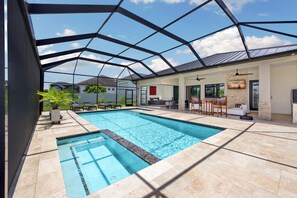 Pool - Modern Retreat in Southern Cape. 3-bd house with parking, spa, pool, WiFi, AC. (Cape Coral)