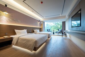 ห้องดีลักซ์ทวิน, วิวแม่น้ำ | ตกแต่งพิเศษโดยเฉพาะ, โต๊ะทำงาน, พื้นที่ทำงานแบบใช้แล็ปท็อป