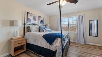 Superior House, 4 Bedrooms, Mountain View | 4 bedrooms, individually decorated, individually furnished, desk