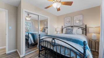 Superior House, 4 Bedrooms, Mountain View | 4 bedrooms, individually decorated, individually furnished, desk