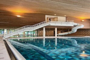 Piscine intérieure