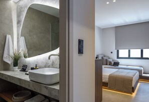 Luxury Suite, Non Smoking, Kitchen | In-room safe, desk, laptop workspace, soundproofing - Loena Luxury Suites (Thessaloniki)