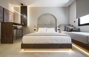 Luxury Suite, Non Smoking, Kitchen | In-room safe, desk, laptop workspace, soundproofing - Loena Luxury Suites (Thessaloniki)