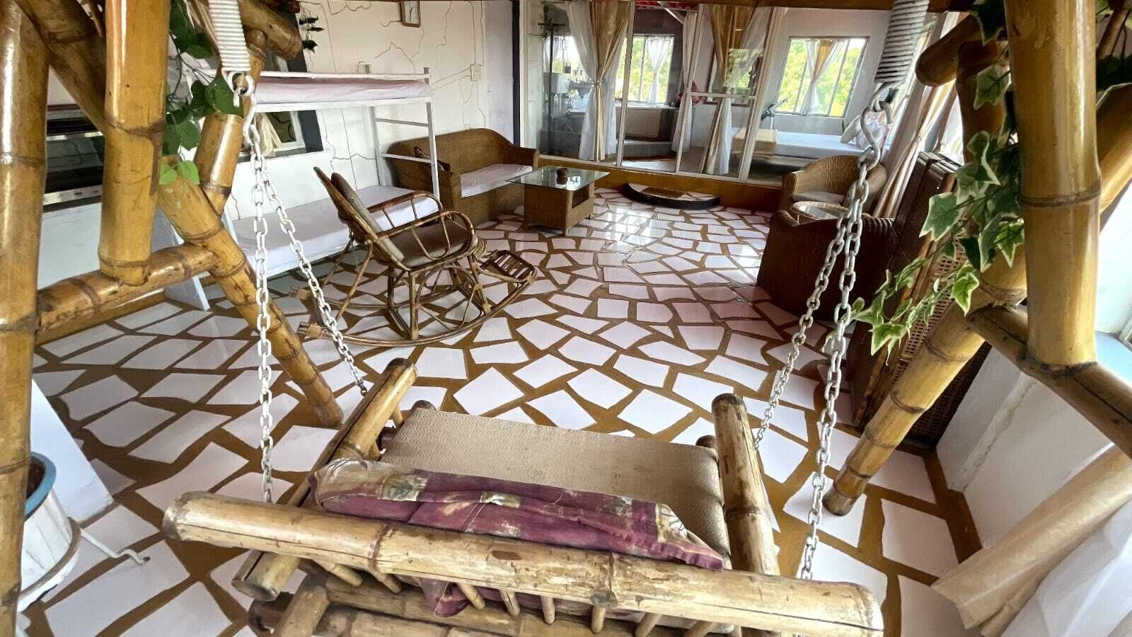 Habitación cuádruple Royal, vista al parque | Área de sala de estar