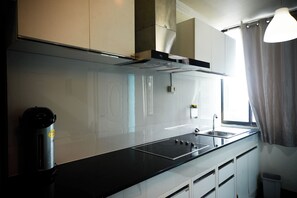 Exclusive-Zimmer | Eigene Küche | Kühlschrank, Wasserkocher mit Kaffee-/Teezubehör, Wasserkocher