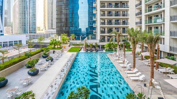 Pool - Fascinating 1BR Apt in Zada Tower (Dubai)