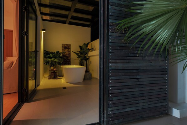 Chambre Luxe, vue cour intérieure | Terrasse/Patio