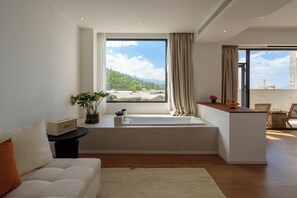 Luxury Studio Suite, Balcony, Mountain View