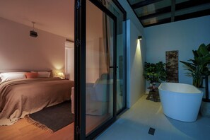 Luxury Room, Courtyard View - Qizi Mountain Lodge (Dali)