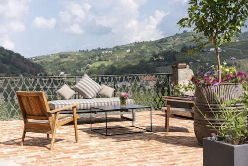 Stunning  villa for 12 guests with WIFI, private pool, TV, terrace and panoramic view, close to ...