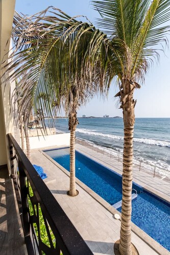 lujoso depa e a pie de playa by Gpsrentas