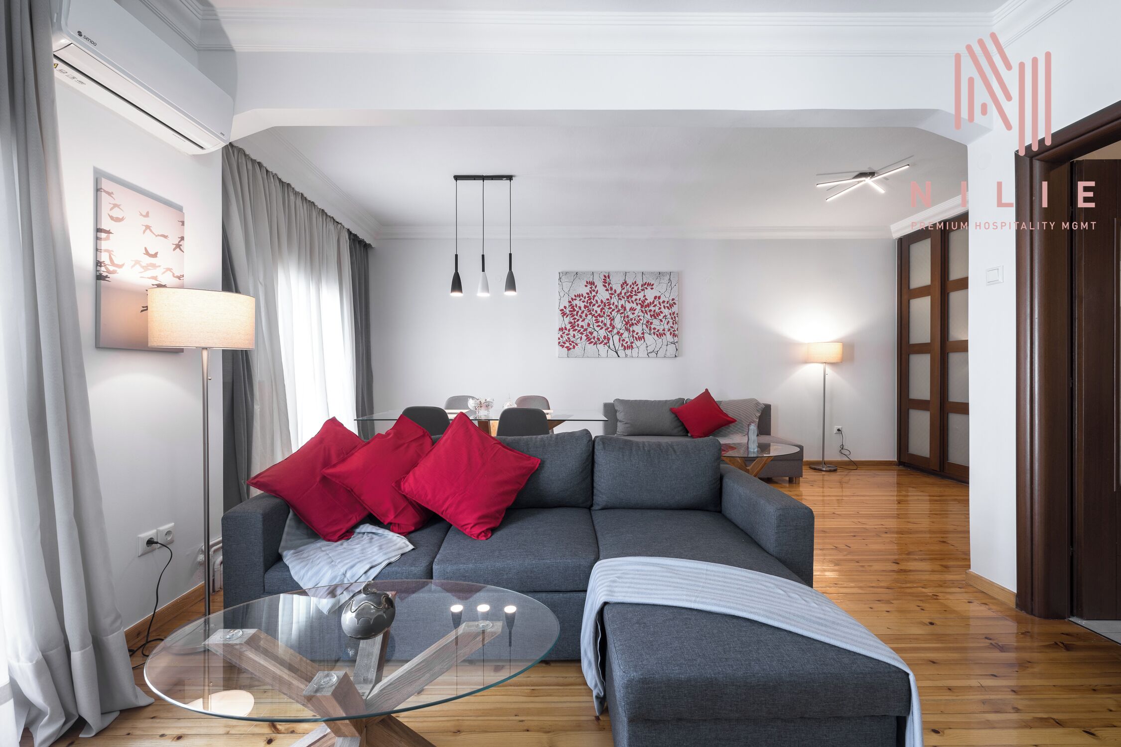 Apartament, balcó, vistes a la ciutat | Sala d'estar | Televisor de pantalla plana 