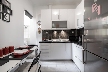 Apartment, Balcony, City View | Private kitchen