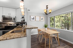 Fridge, microwave, oven, stovetop - Incline Tranquil Loft (Incline Village)